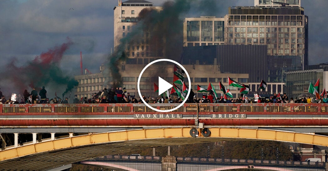 About 300,000 People Participate in Pro-Palestinian March in London
