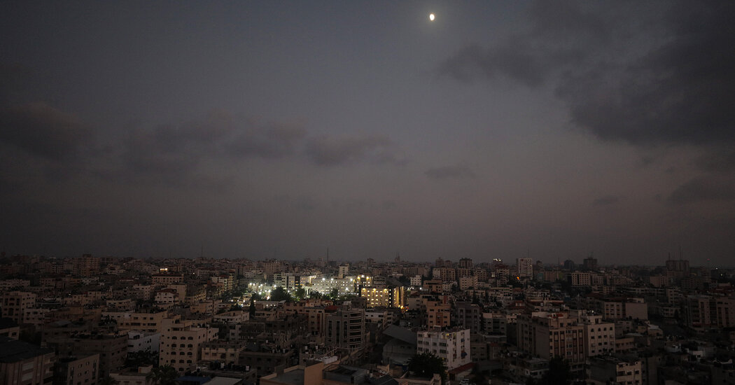 Israeli Troops Near Gaza’s Al Shifa Hospital, Which Is Struggling to Operate