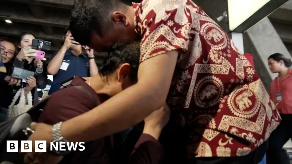 Hamas hostages: Relief as Thai hostage is reunited with family