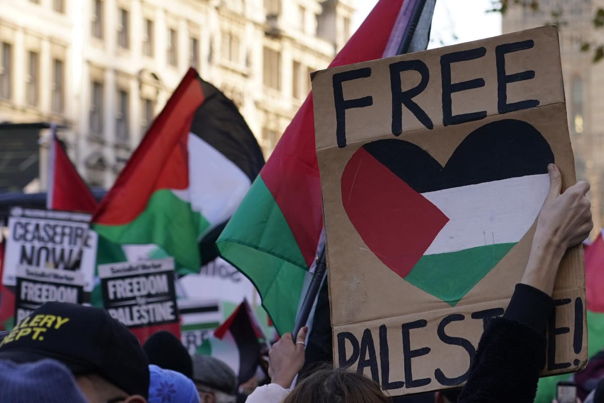 Tens of thousands march in London calling for a permanent cease-fire in Gaza