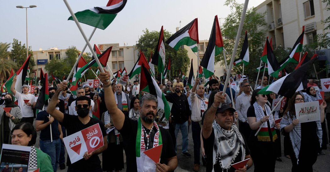 Gaza War Widens Gap Between Arab Rulers and Citizens