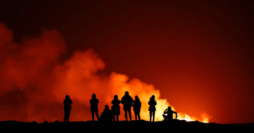 Iceland Asks Tourists To Please Stay Away From the Volcanic Eruption