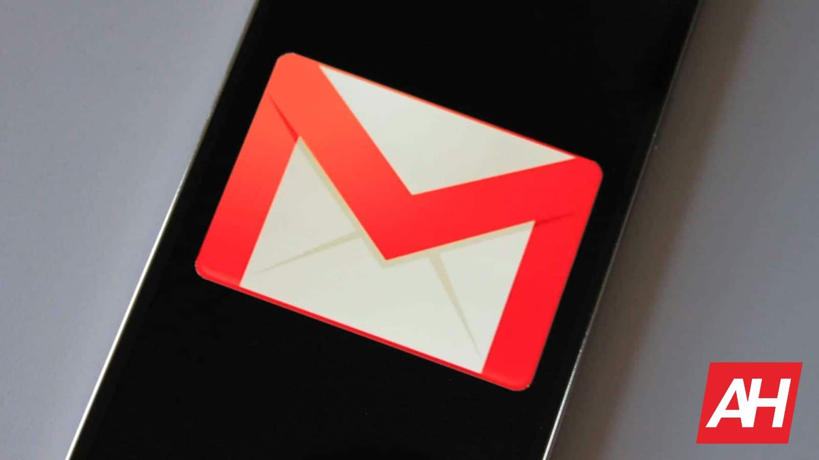 Google further improves Gmail UI for tablets