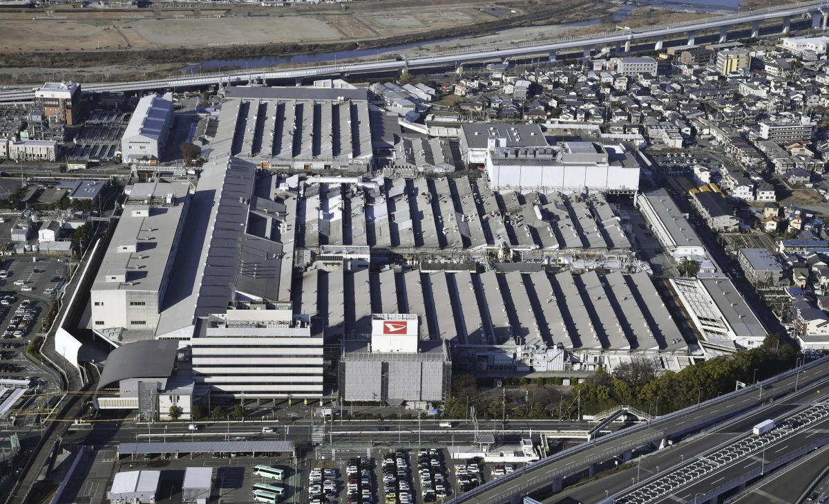 Toyota small car maker Daihatsu shuts down Japan factories during probe of bogus safety tests
