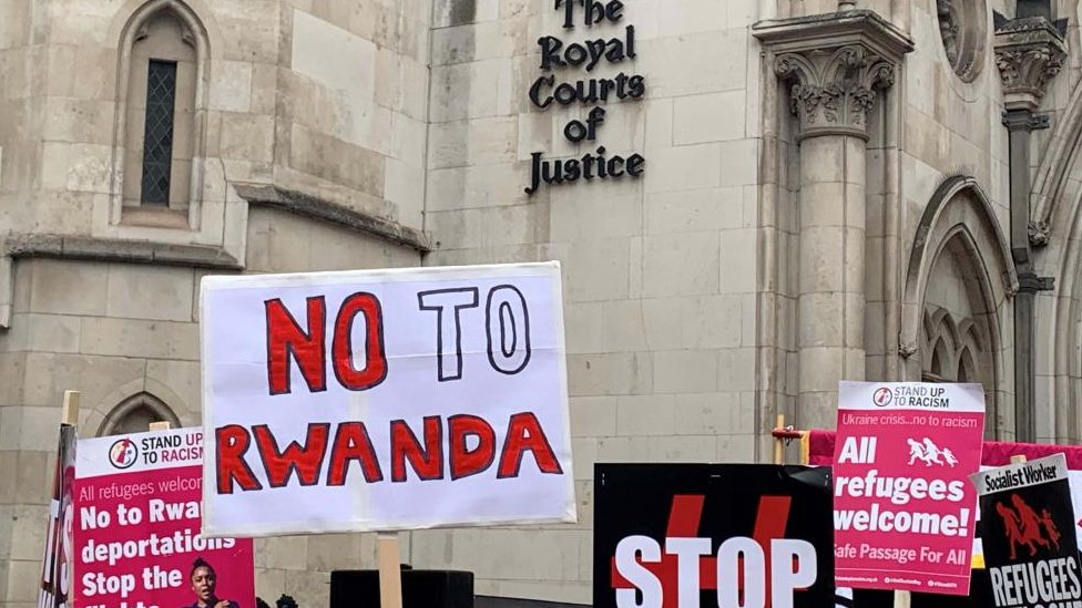 British lawyers could be sent to Rwandan courts as part of asylum plans